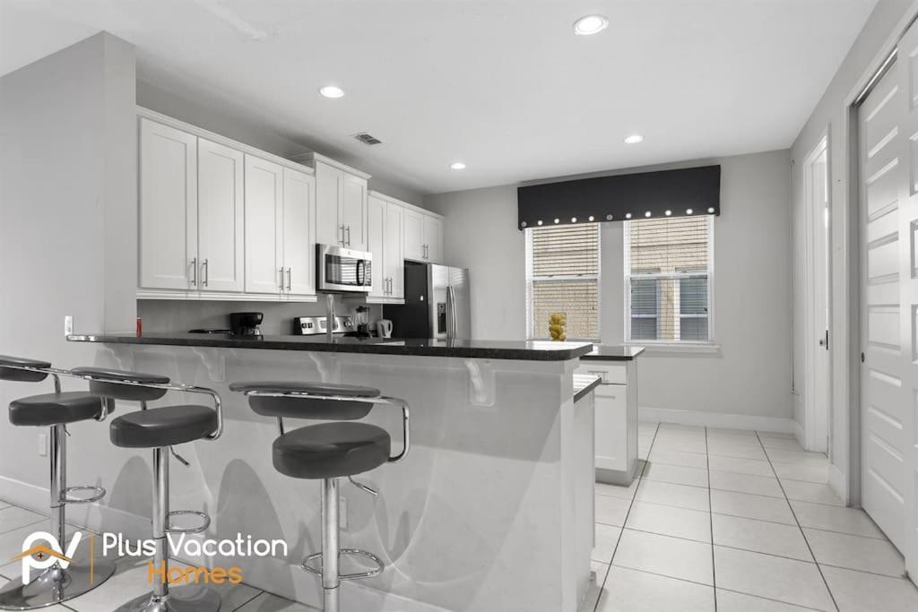 360 Villa - 7BD - Pool Theme Beds by Disney