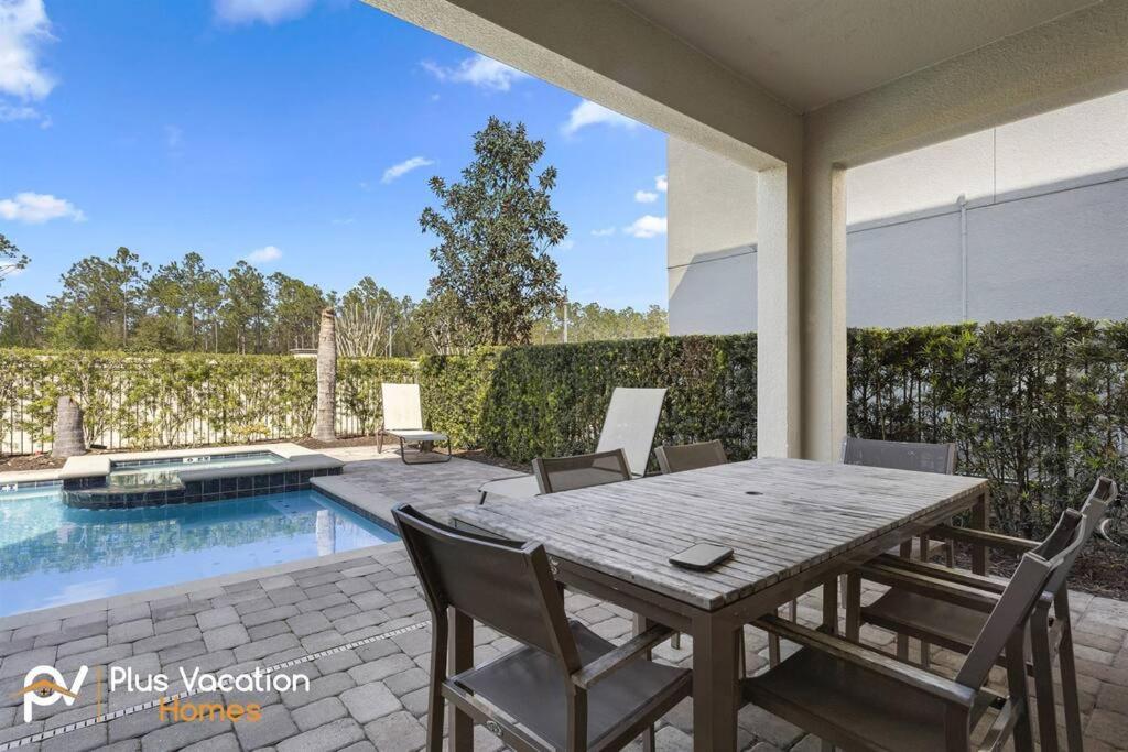 Hotel 551-Luxury 8 Bedrooms Villa Pool& Spa-Movie Room - Image 1