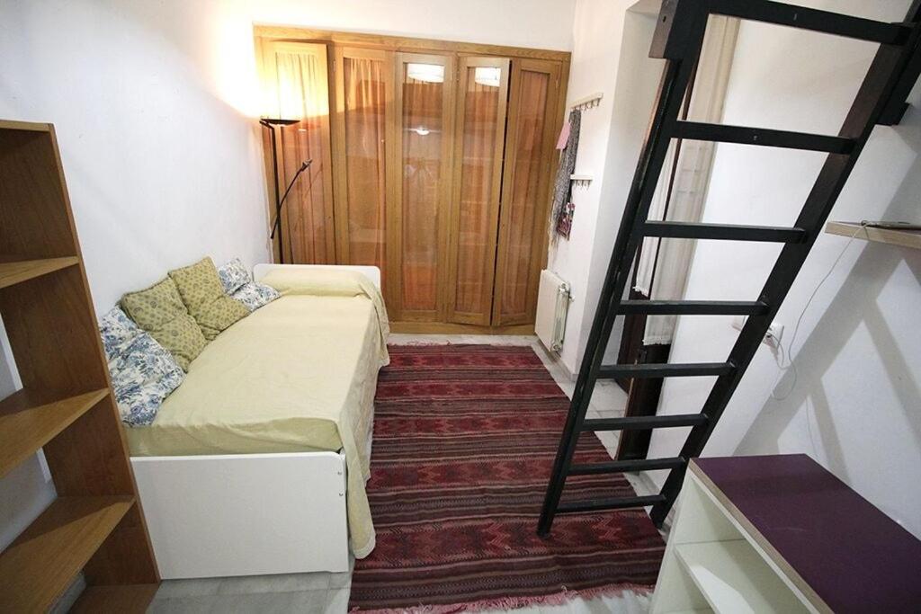APARTAMENTO CENTRICO EN CASA TIPICA GADITANA