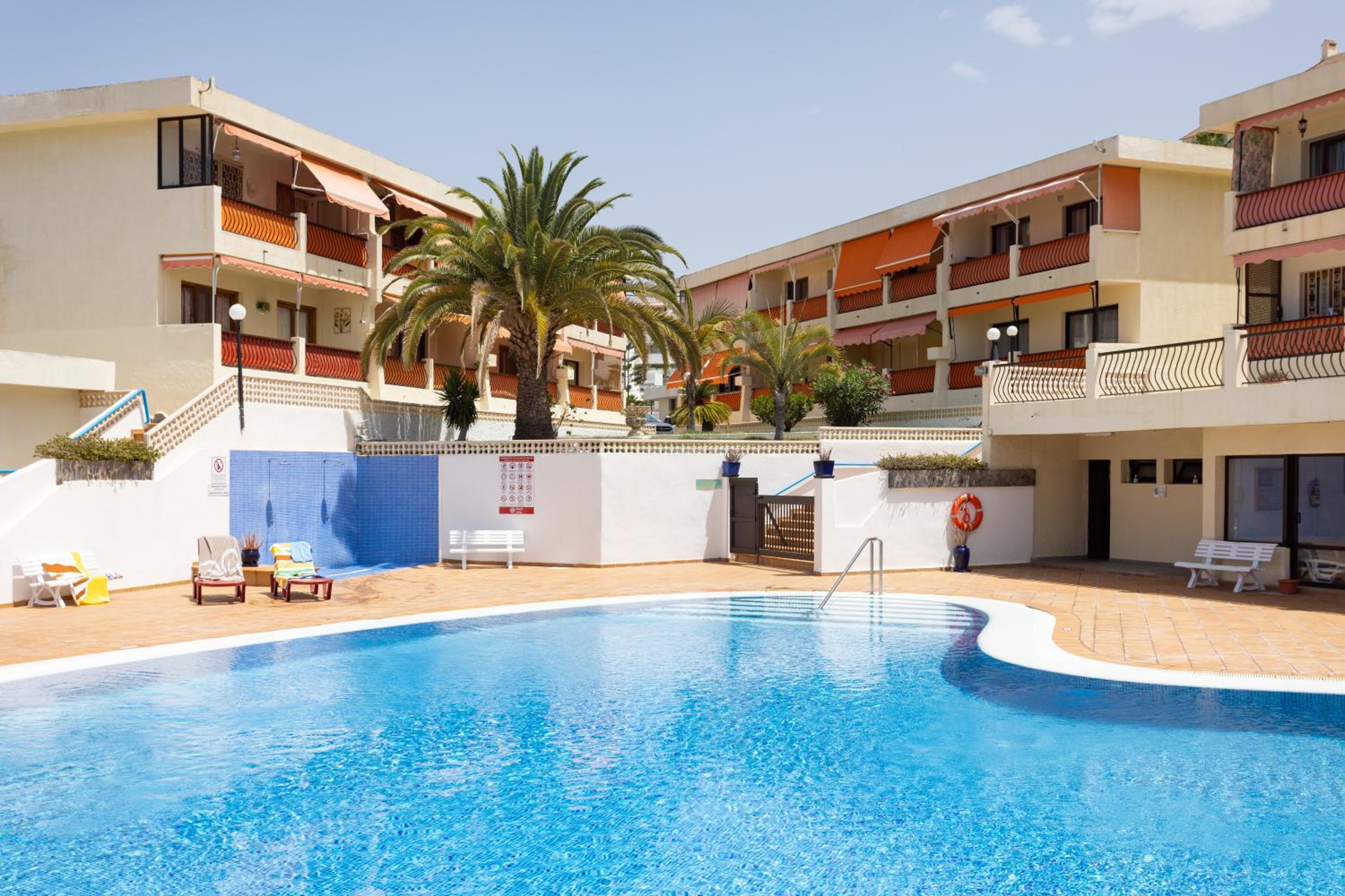 Close to Playa las Vistas with pool and parking view 5