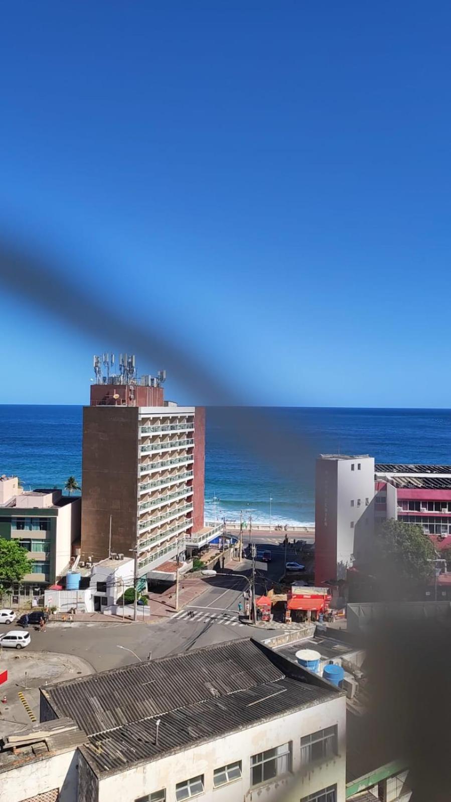 Belíssimo Apto vista mar espetacular na Barra - 100 metros da praia! view 2