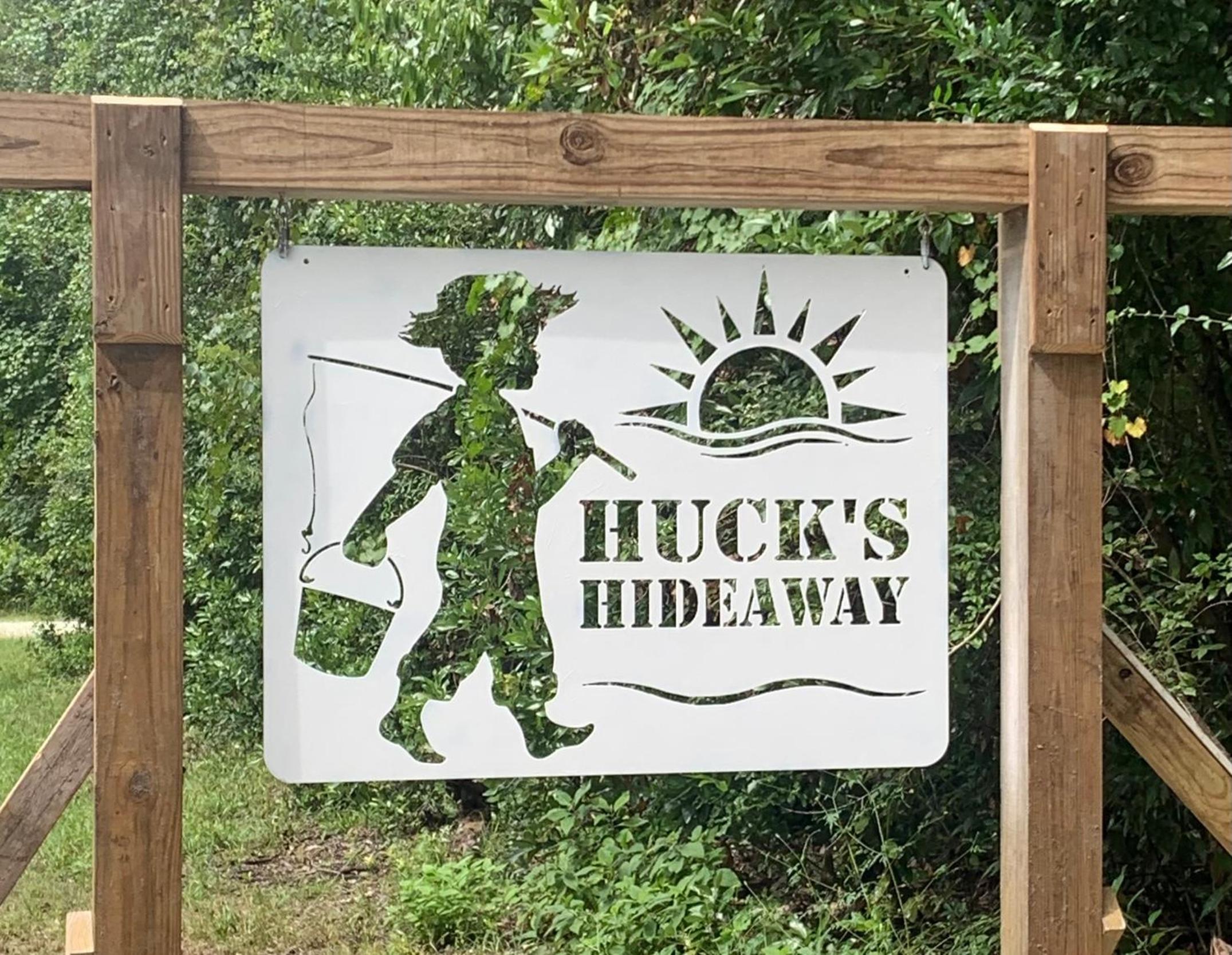 Huck's Hideaway near the Santa Fe River view 2