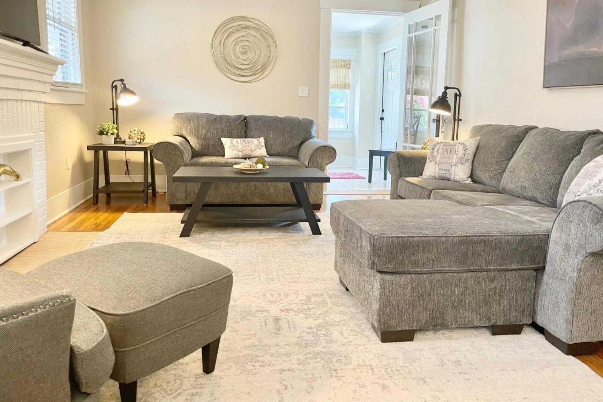Bayshore Beauty Stylish 3BR SOHO Bungalow near Hyde Park view 4