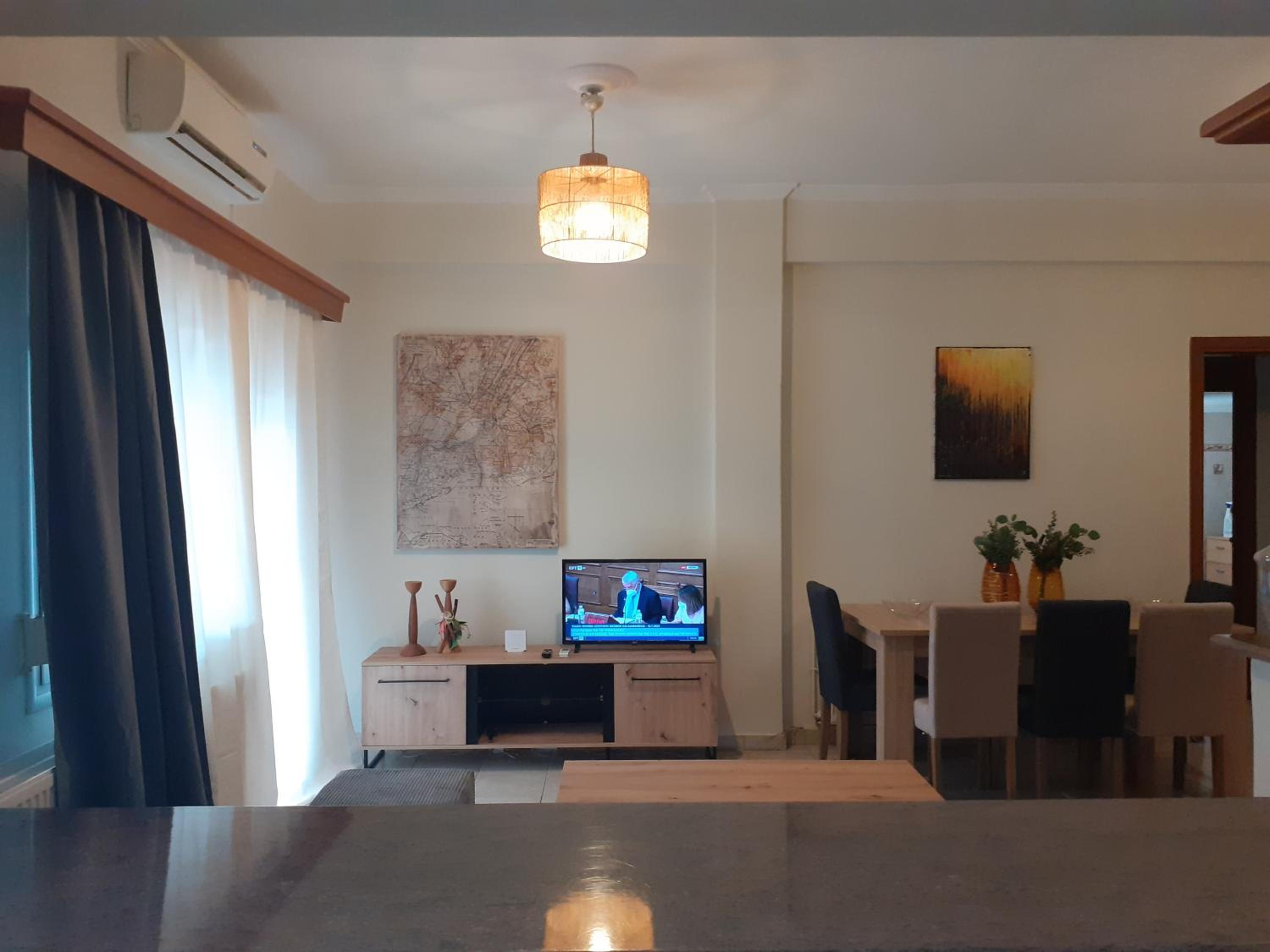 Spacious Apartment in Athens center Sepolia near two metro and train stations
