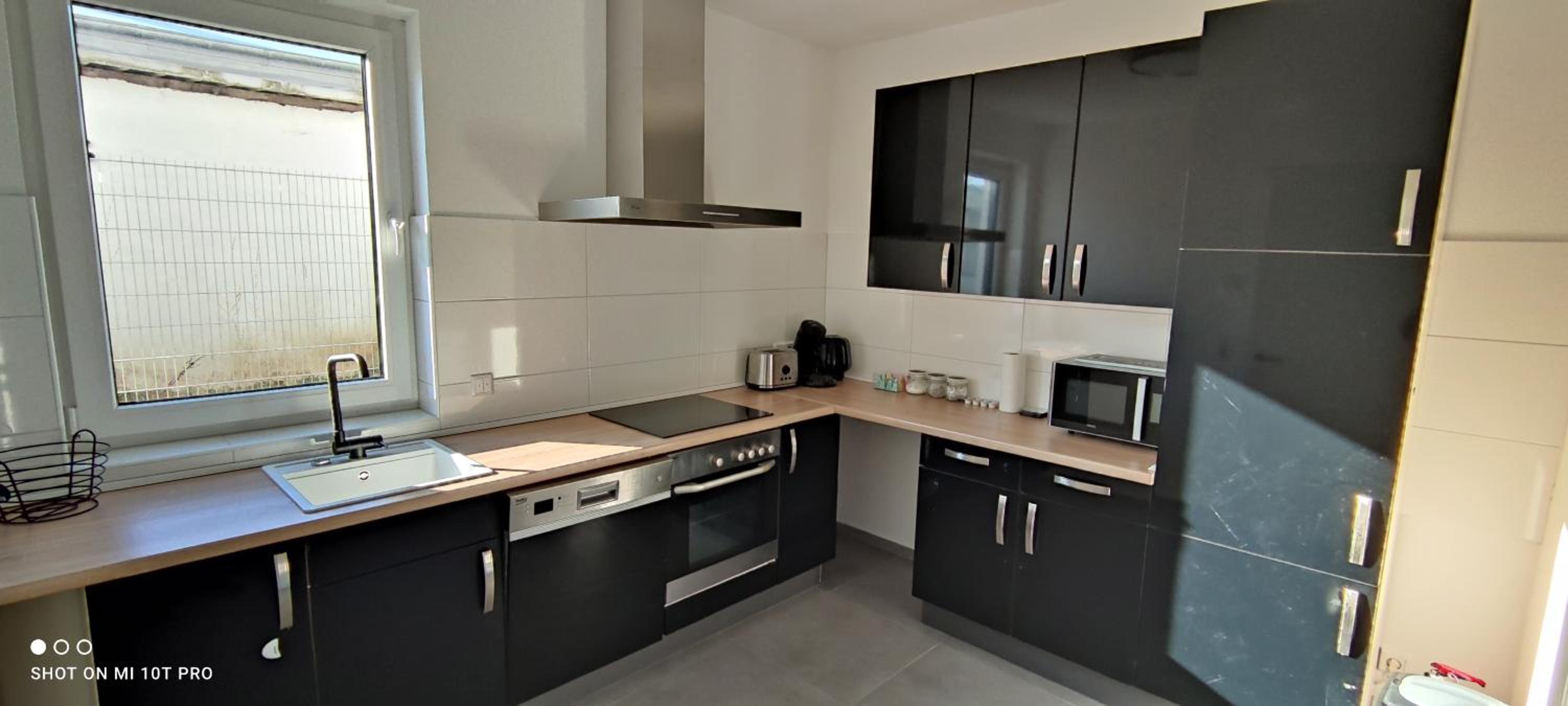 Neue Doppelhaushälfte mit Terrasse, Balkon und Garten