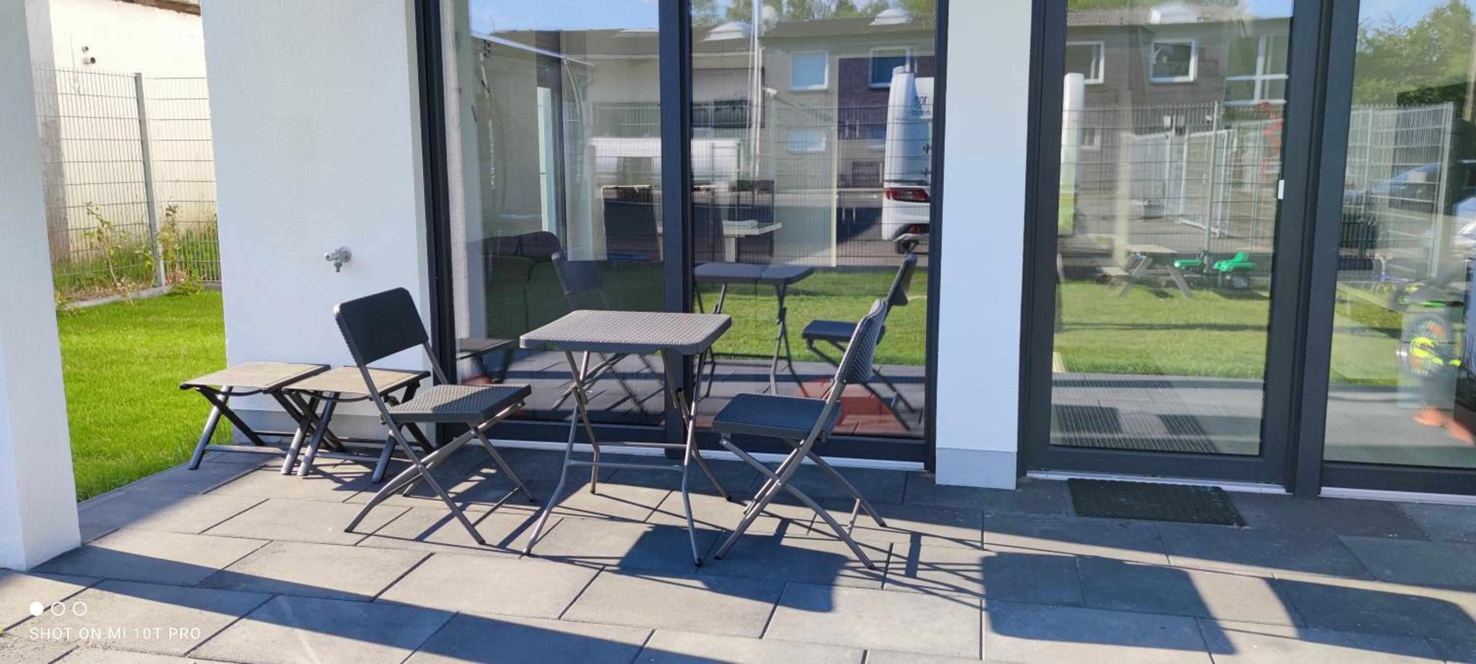 Neue Doppelhaushälfte mit Terrasse, Balkon und Garten
