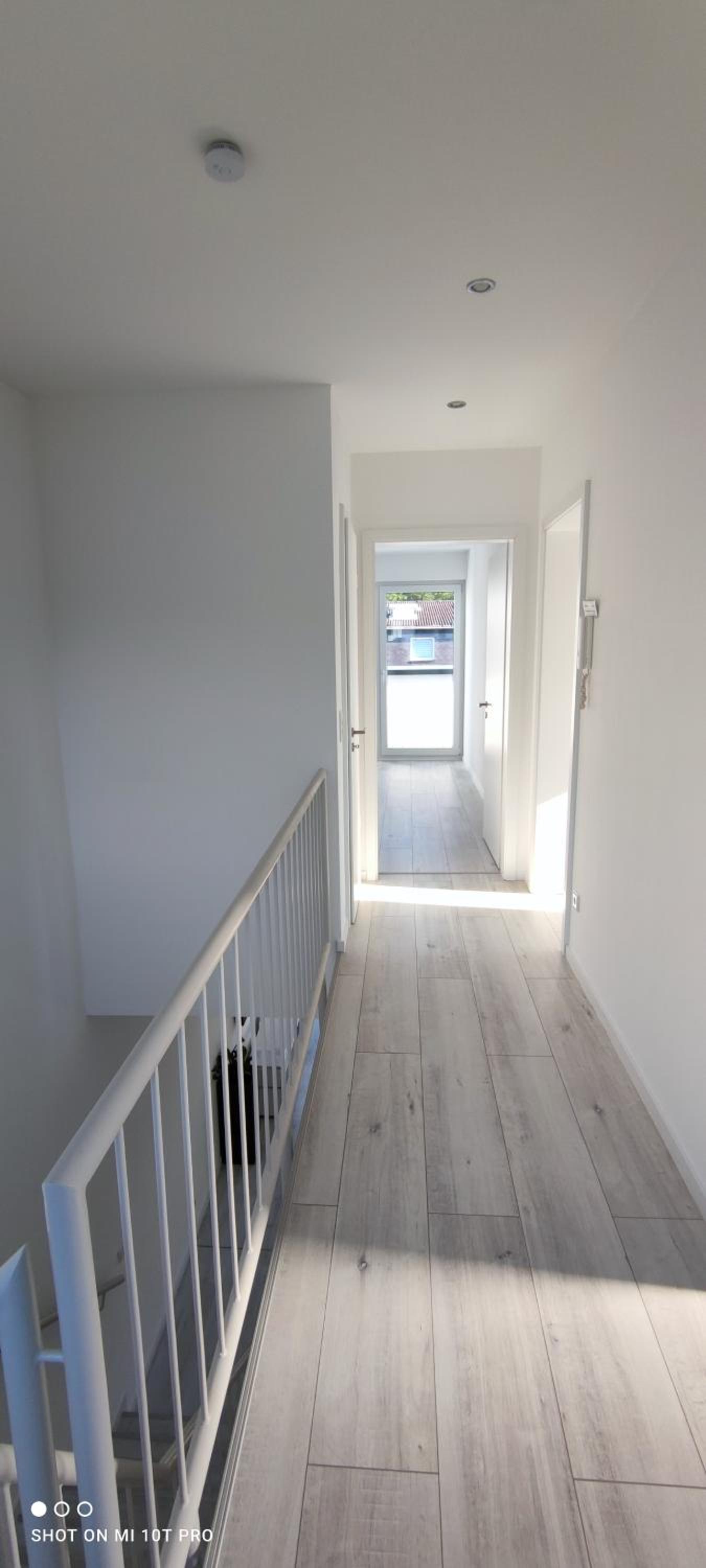 Neue Doppelhaushälfte mit Terrasse, Balkon und Garten