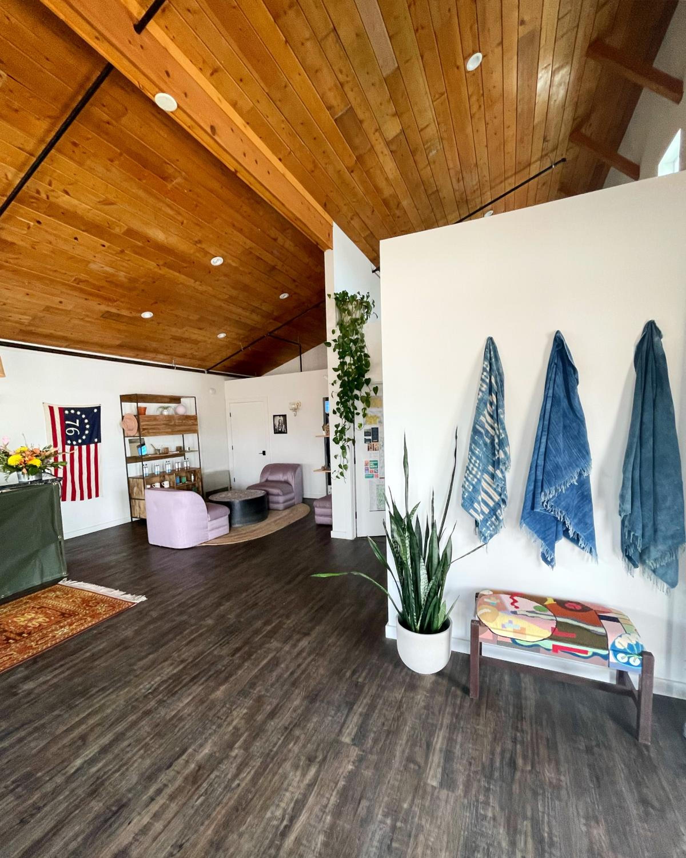 Mellow Moon Lodge view 5