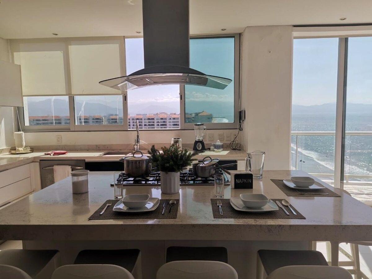 Beachfront Penthouse With Private Pool!!! - Property Image 9