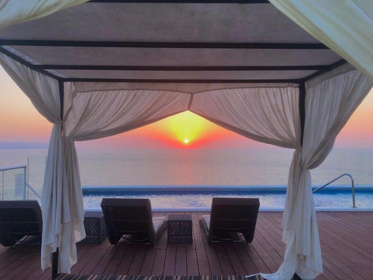 Beachfront Penthouse With Private Pool!!! - Property Image 27