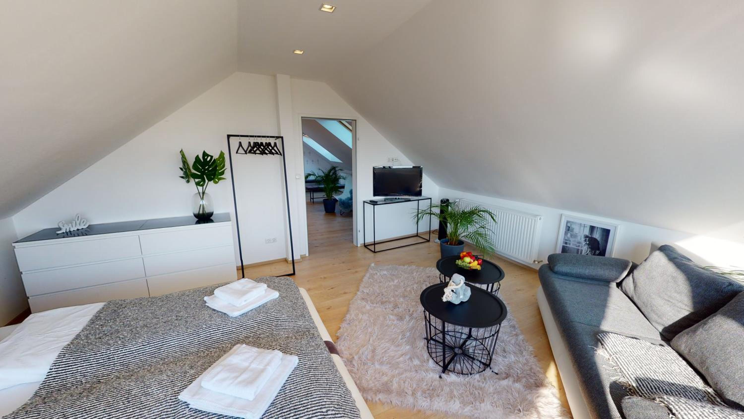 Lieblingsplatz Neusiedl - Modern Stylish Apartments - Free Parking Burgenland Card - 10 min to Designer Outlet Parndorf and Lake Neusiedl