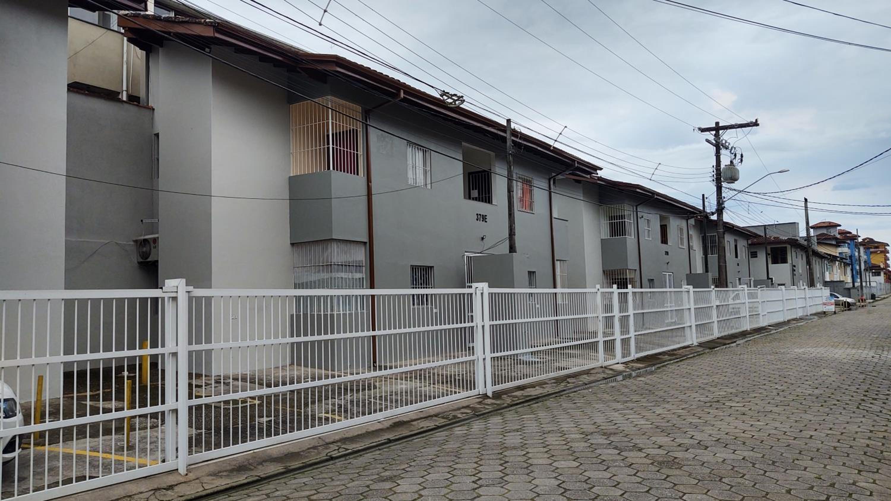 Apartamento Ubatuba - Praia Grande - 220m da Praia - Com Garagem Privativa view 2