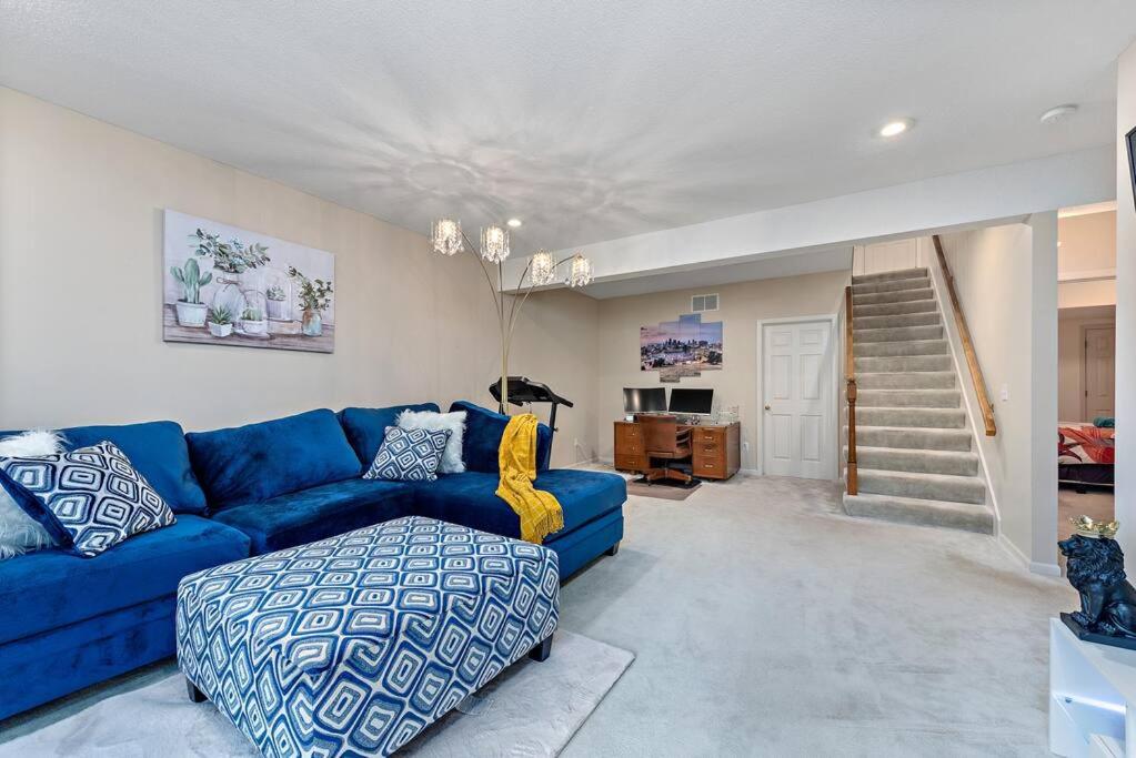 Kansas City Vacations - Beautiful Townhome, 11 minutes to Downtown, KCMO. - Property Image 57