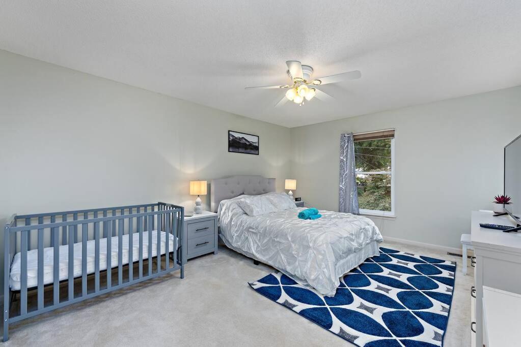 Kansas City Vacations - Beautiful Townhome, 11 minutes to Downtown, KCMO. - Property Image 59
