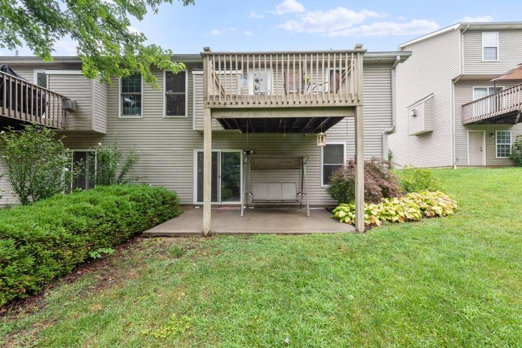 Kansas City Vacations - Beautiful Townhome, 11 minutes to Downtown, KCMO. - Property Image 25