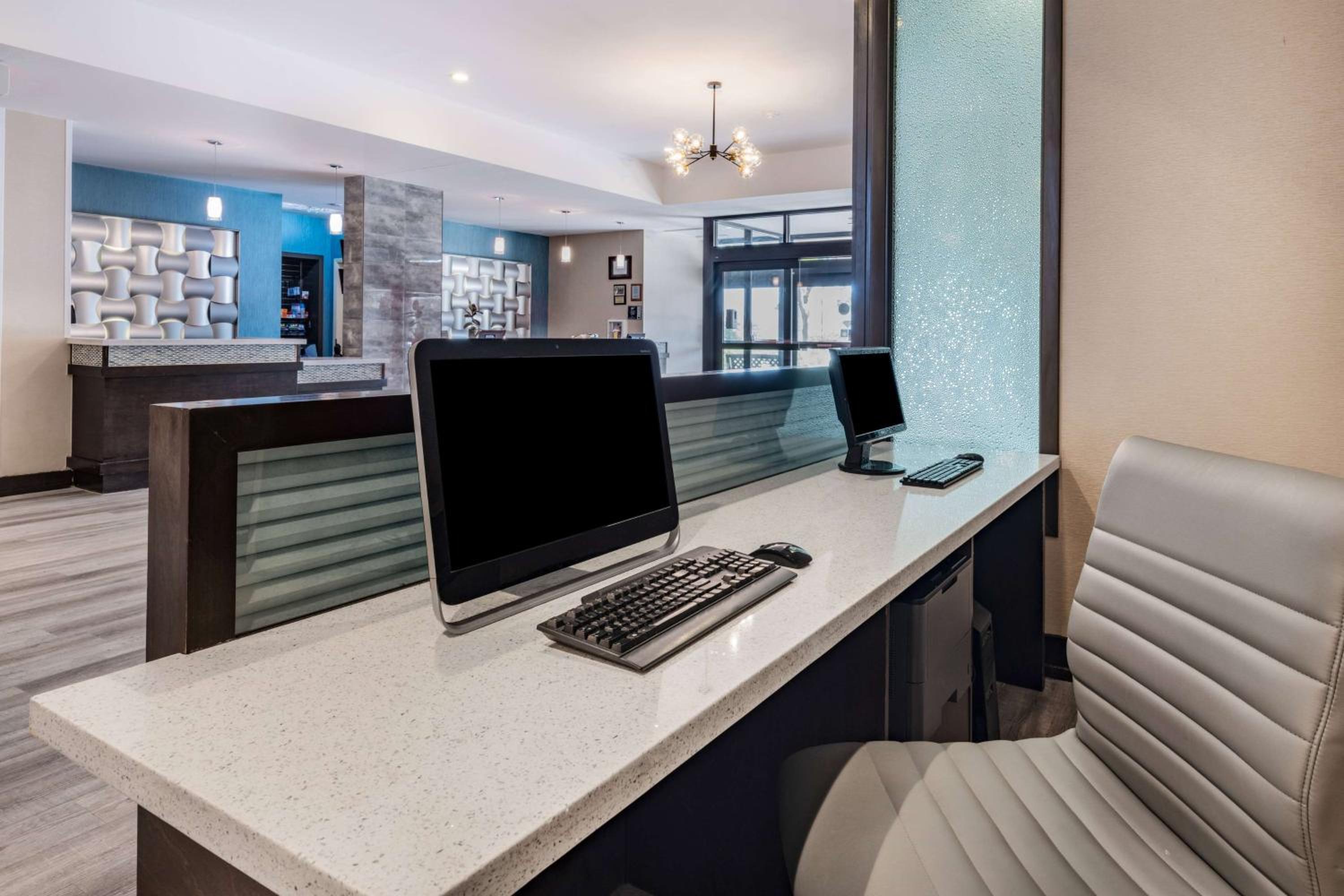 Wyndham Garden Kenosha Harborside - Property Image 8