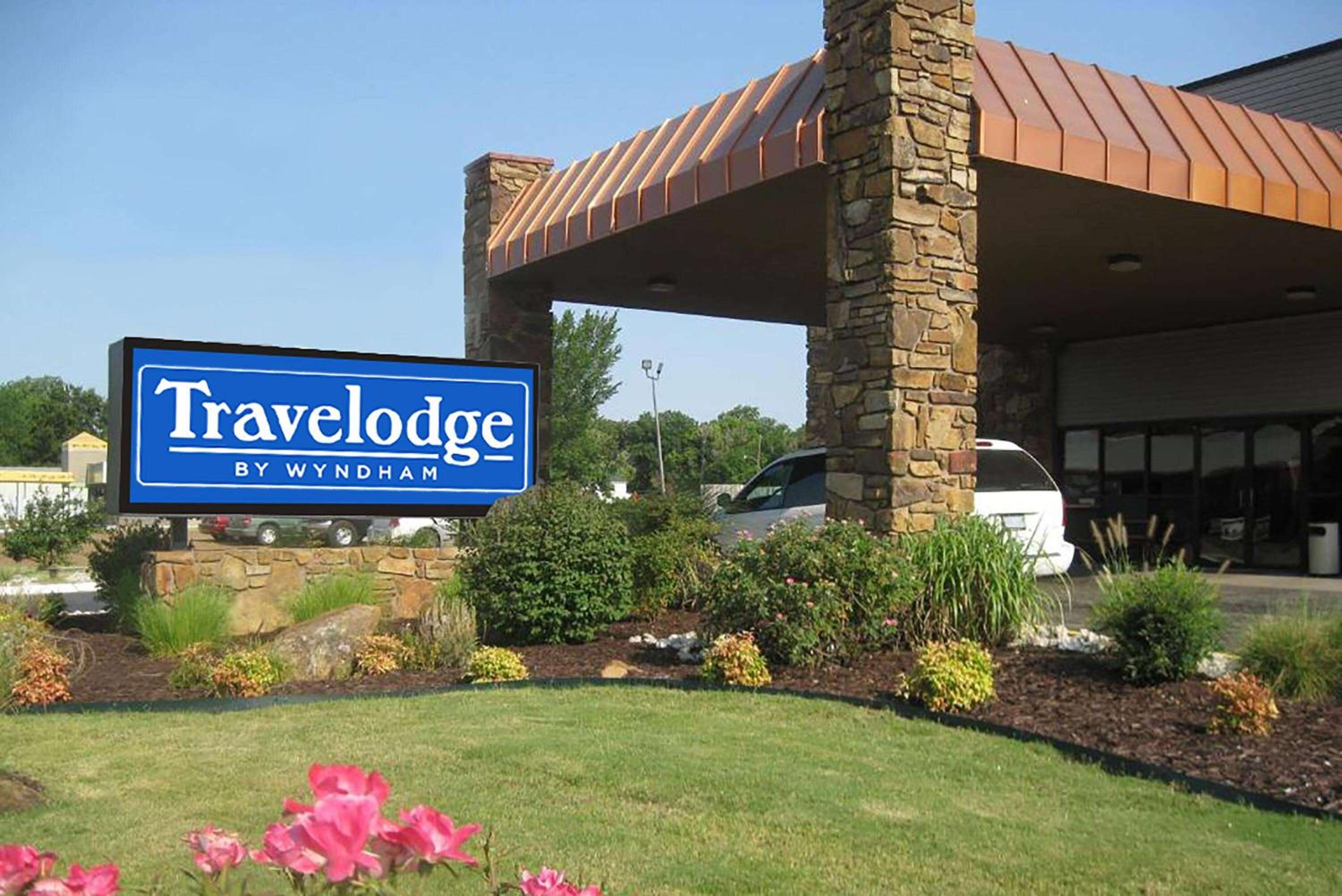 Hotel Travelodge by Wyndham Coffeyville - Image 1