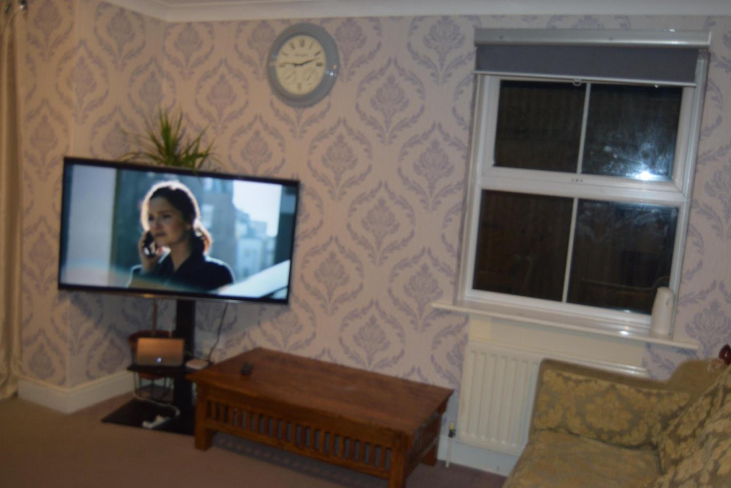 2-Bed Apartment Sleeps 4 with Wi-Fi