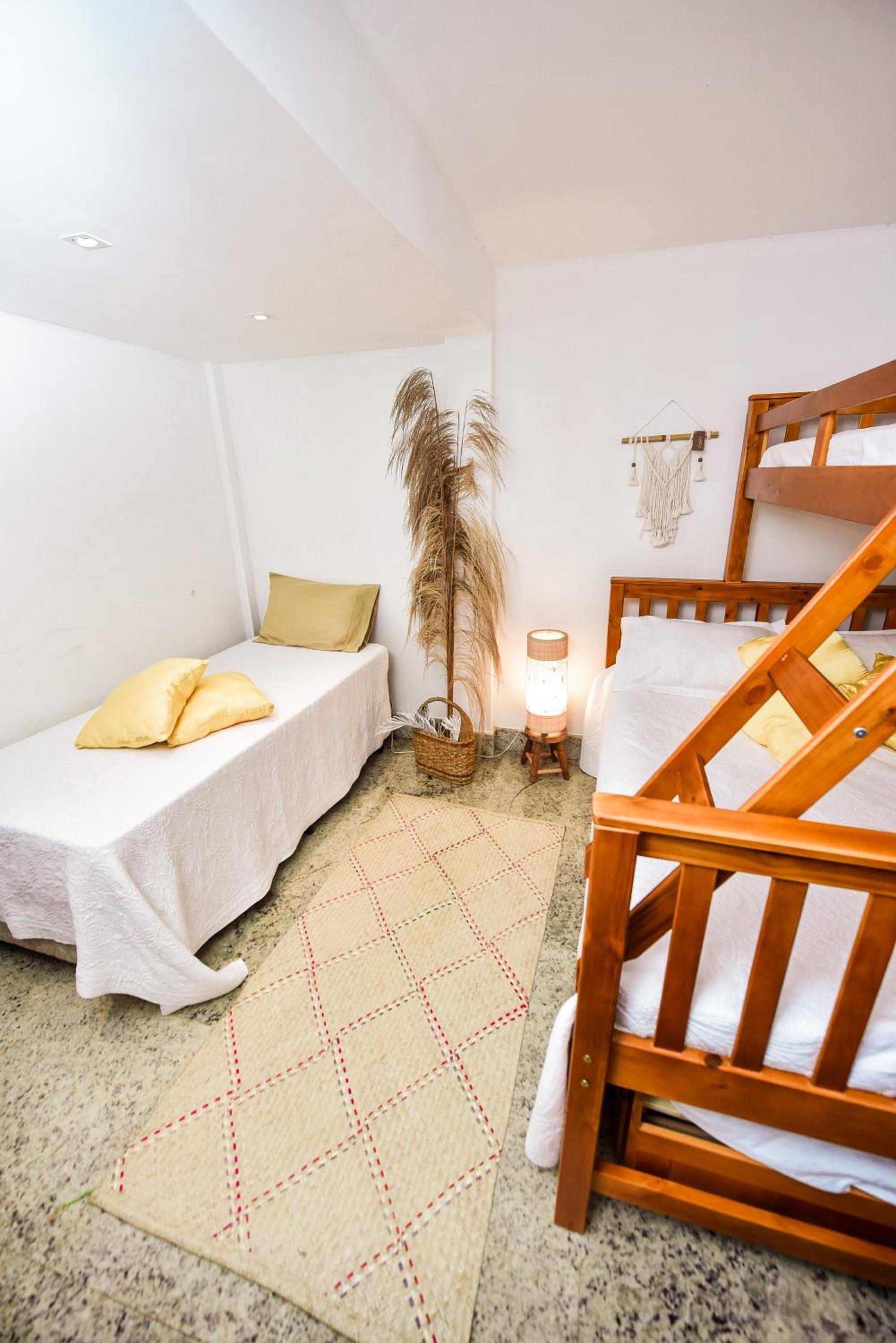 Casa com pes na areia em Iriri - ES
