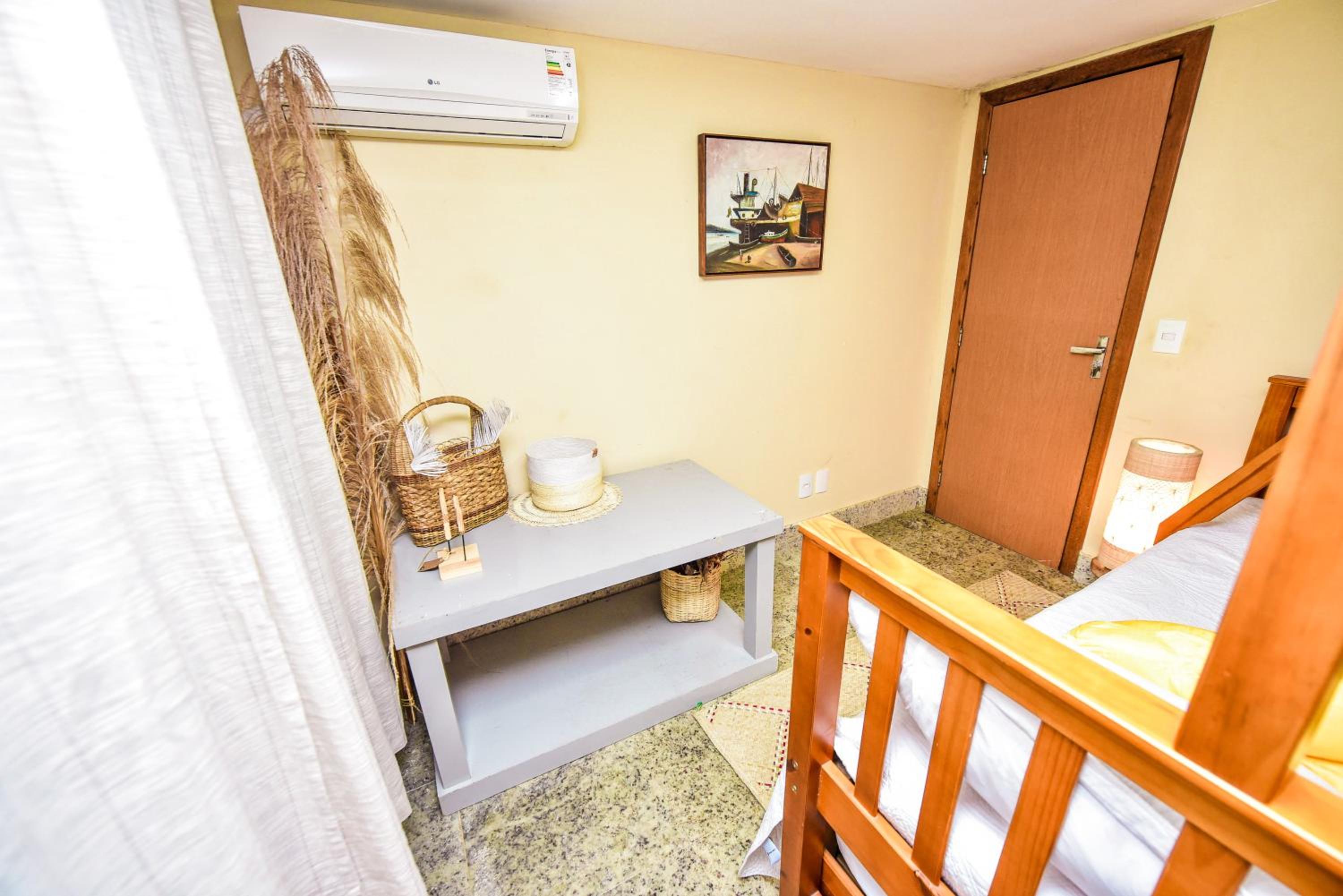 Casa com pes na areia em Iriri - ES