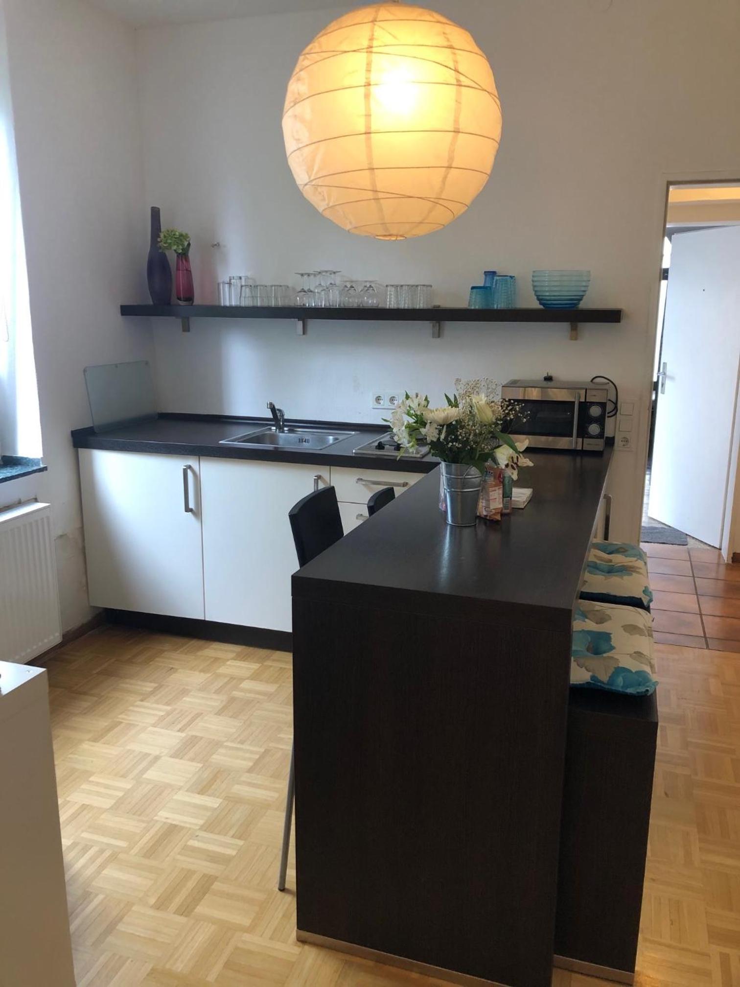 studio b - Sunny City Business Apartment with roof-top terrace for 2-4 guests