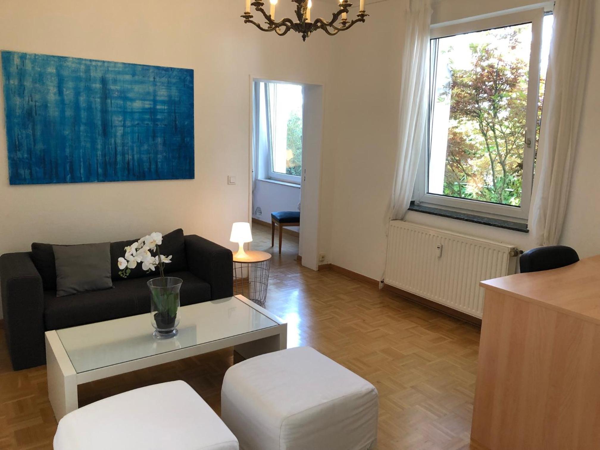 studio b - Sunny City Business Apartment with roof-top terrace for 2-4 guests