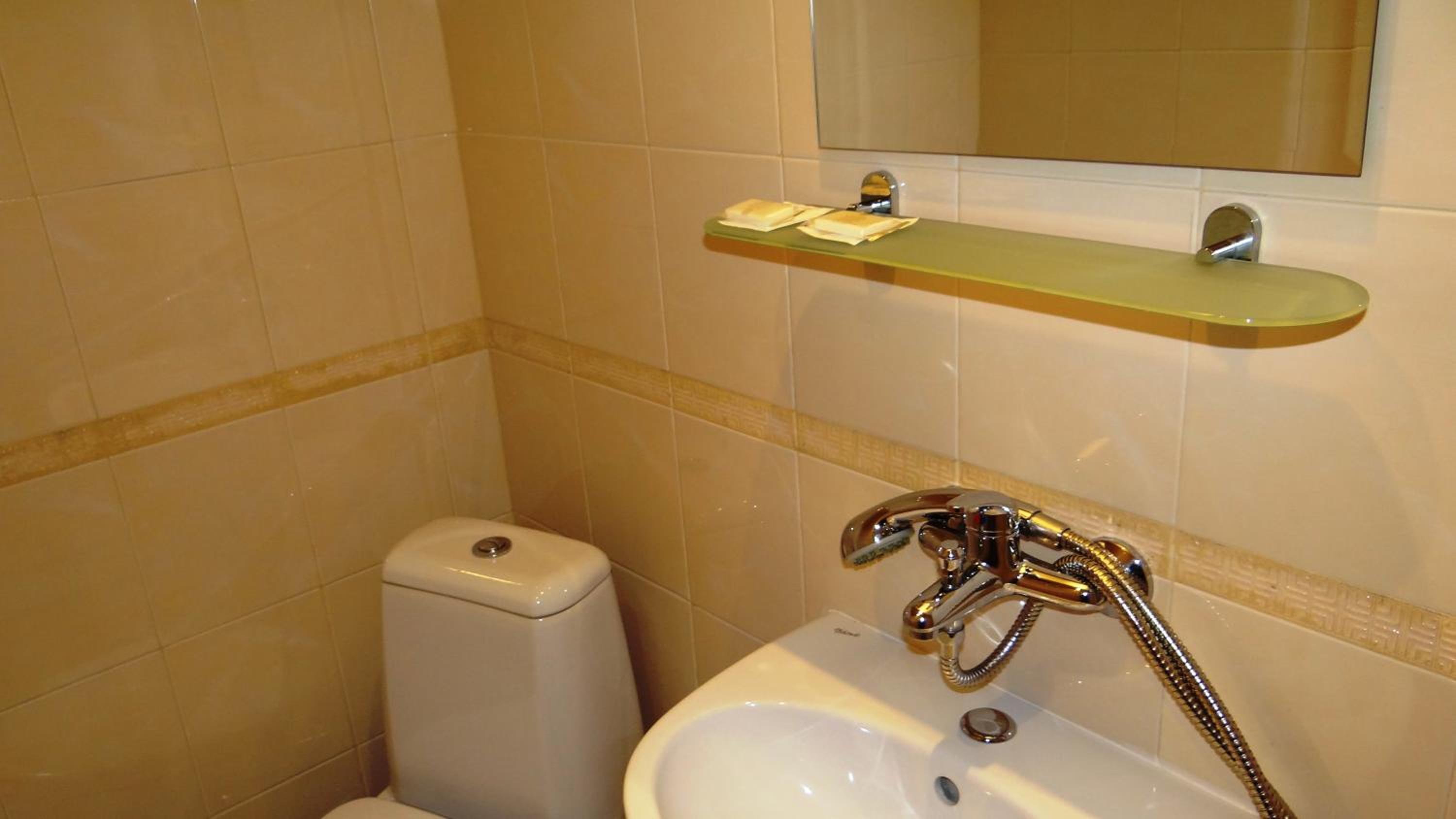 Guest Rooms Kom