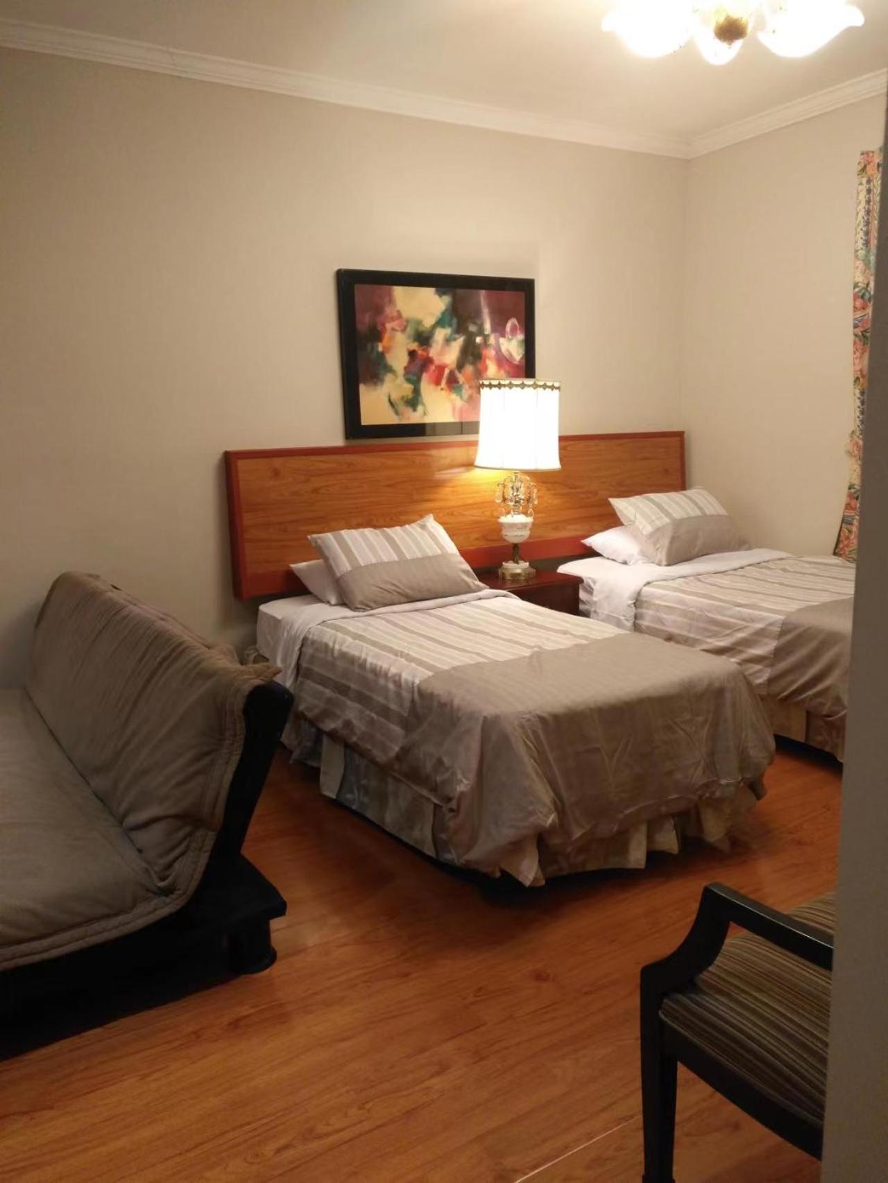 Lakeview private suite with kitchen-Twin or king view 4