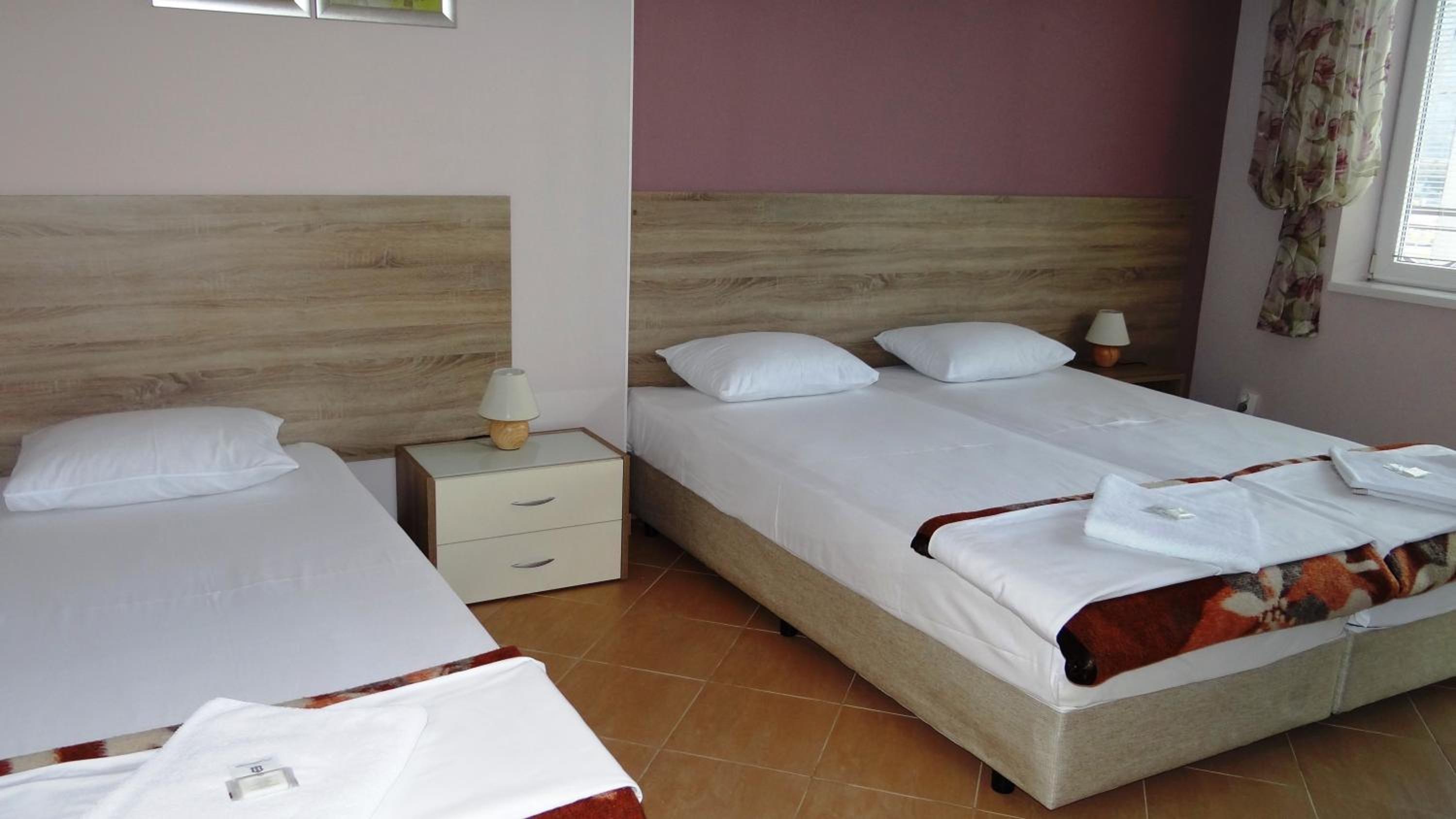 Guest Rooms Kom