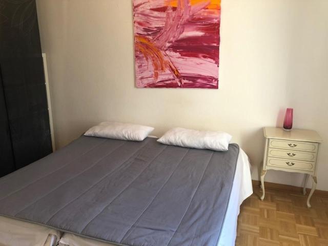 studio e - Quiet central business one bedroom apartment for 3 guests