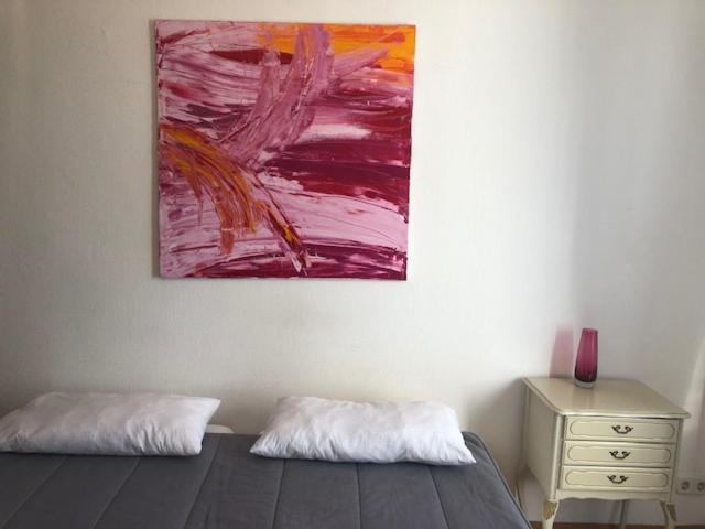 studio e - Quiet central business one bedroom apartment for 3 guests