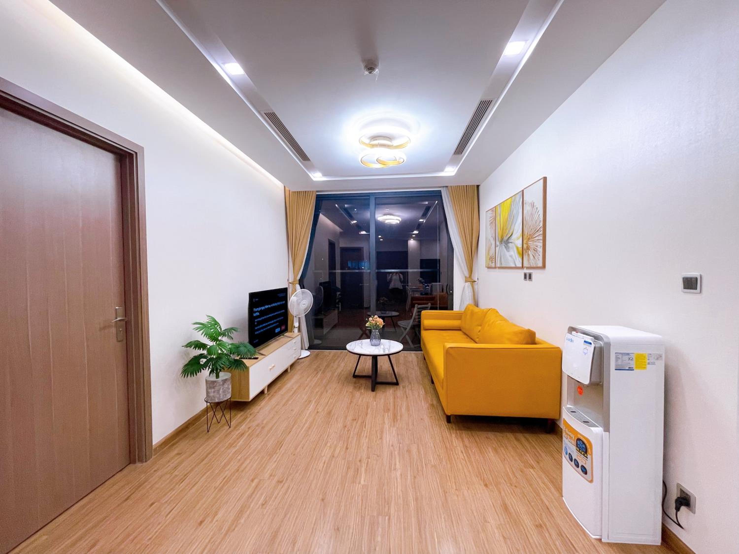 LUXURY APARTMENT VINHOME METROPOLIS next LOTTE Center,Japan Embassy
