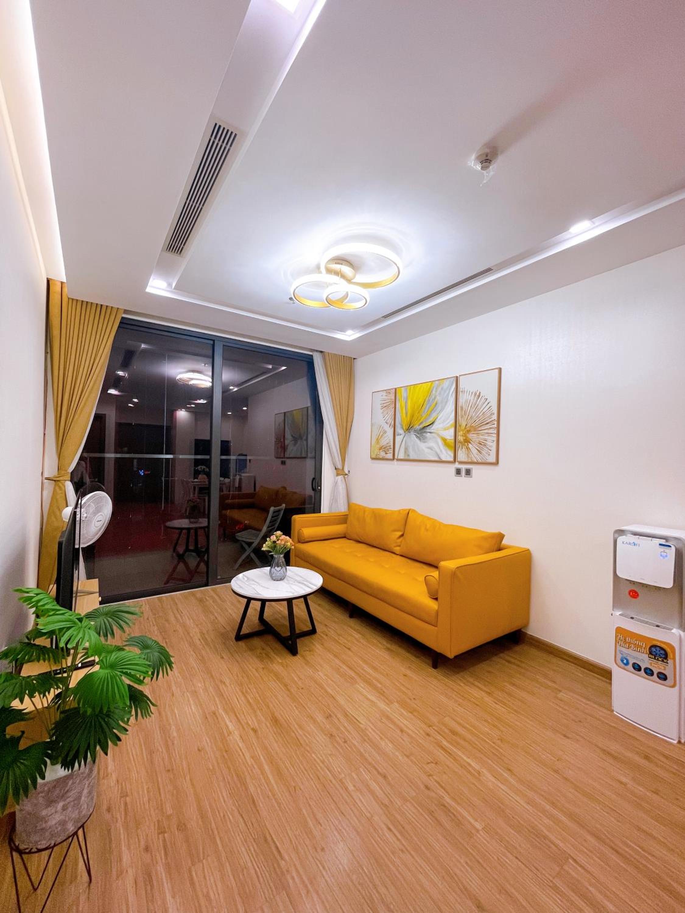 LUXURY APARTMENT VINHOME METROPOLIS next LOTTE Center,Japan Embassy