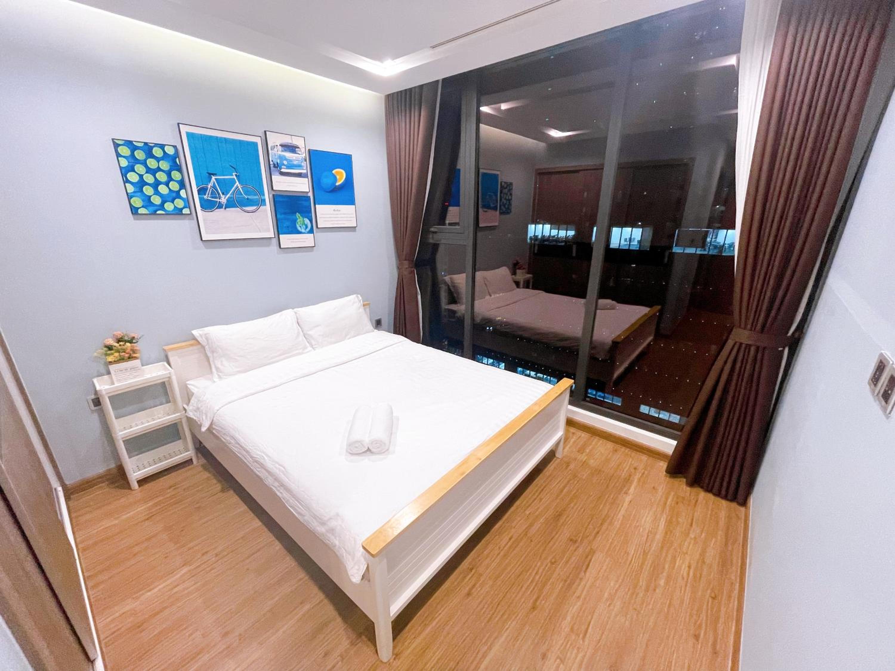 LUXURY APARTMENT VINHOME METROPOLIS next LOTTE Center,Japan Embassy