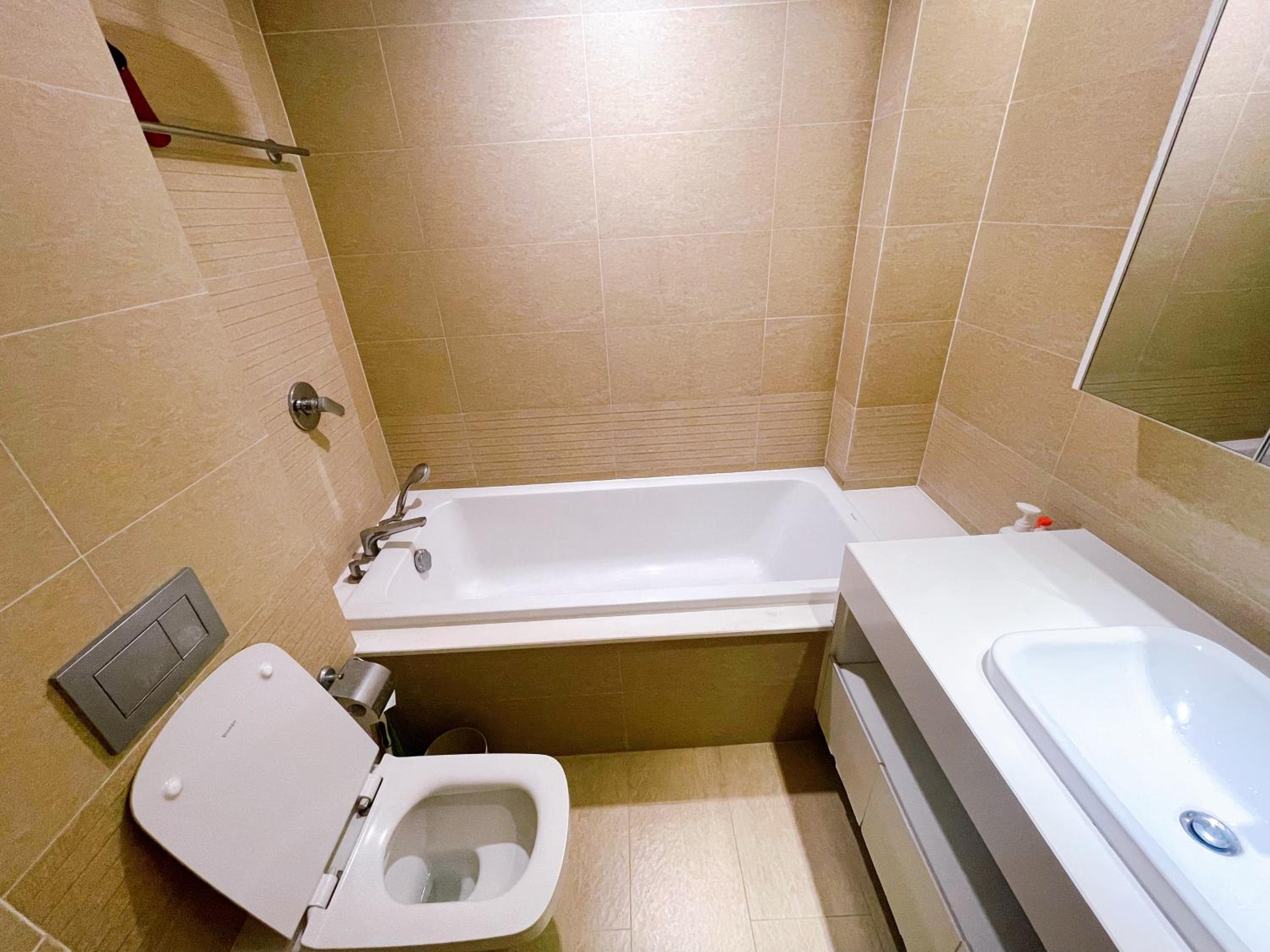 LUXURY APARTMENT VINHOME METROPOLIS next LOTTE Center,Japan Embassy