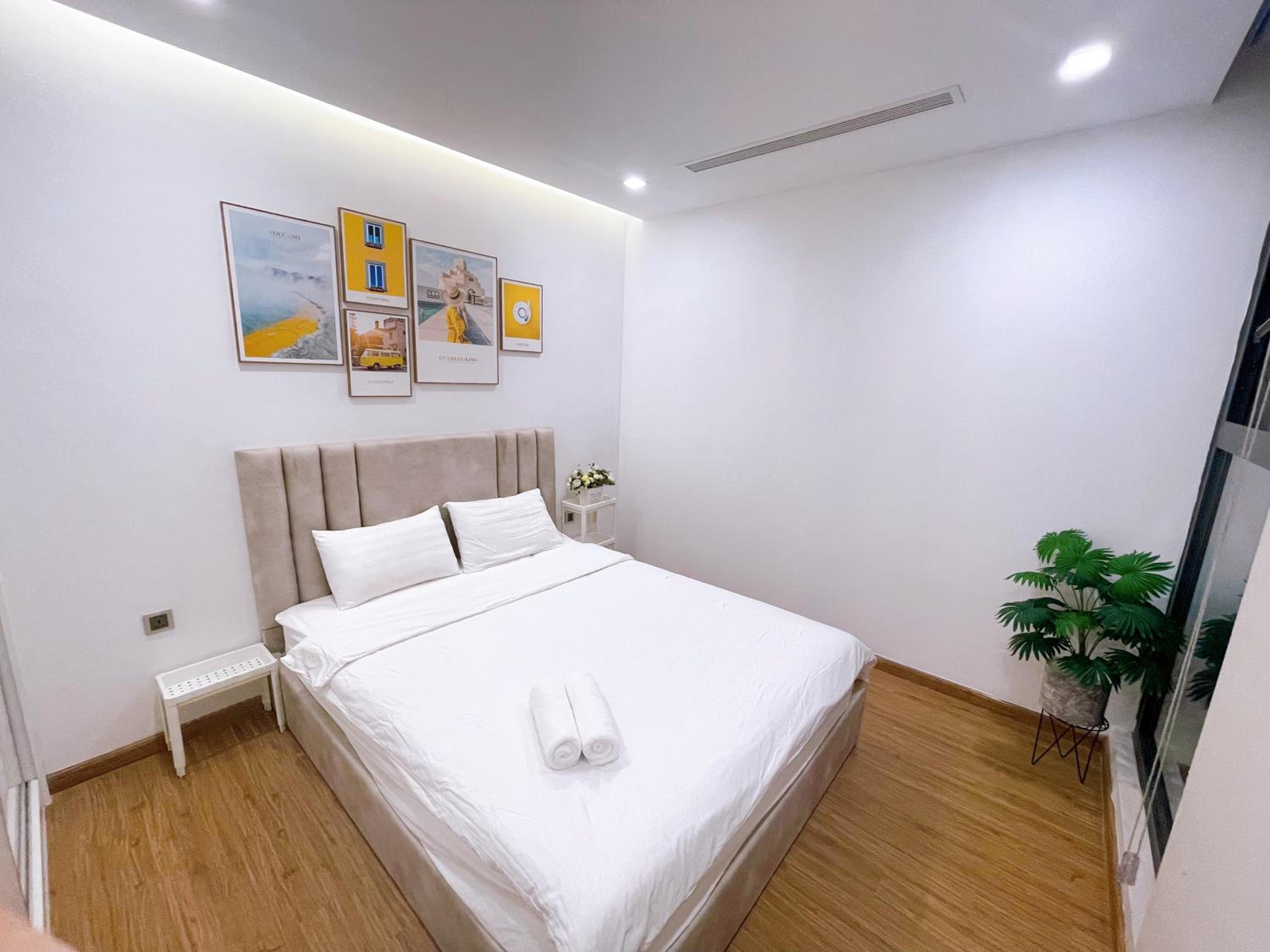 LUXURY APARTMENT VINHOME METROPOLIS next LOTTE Center,Japan Embassy