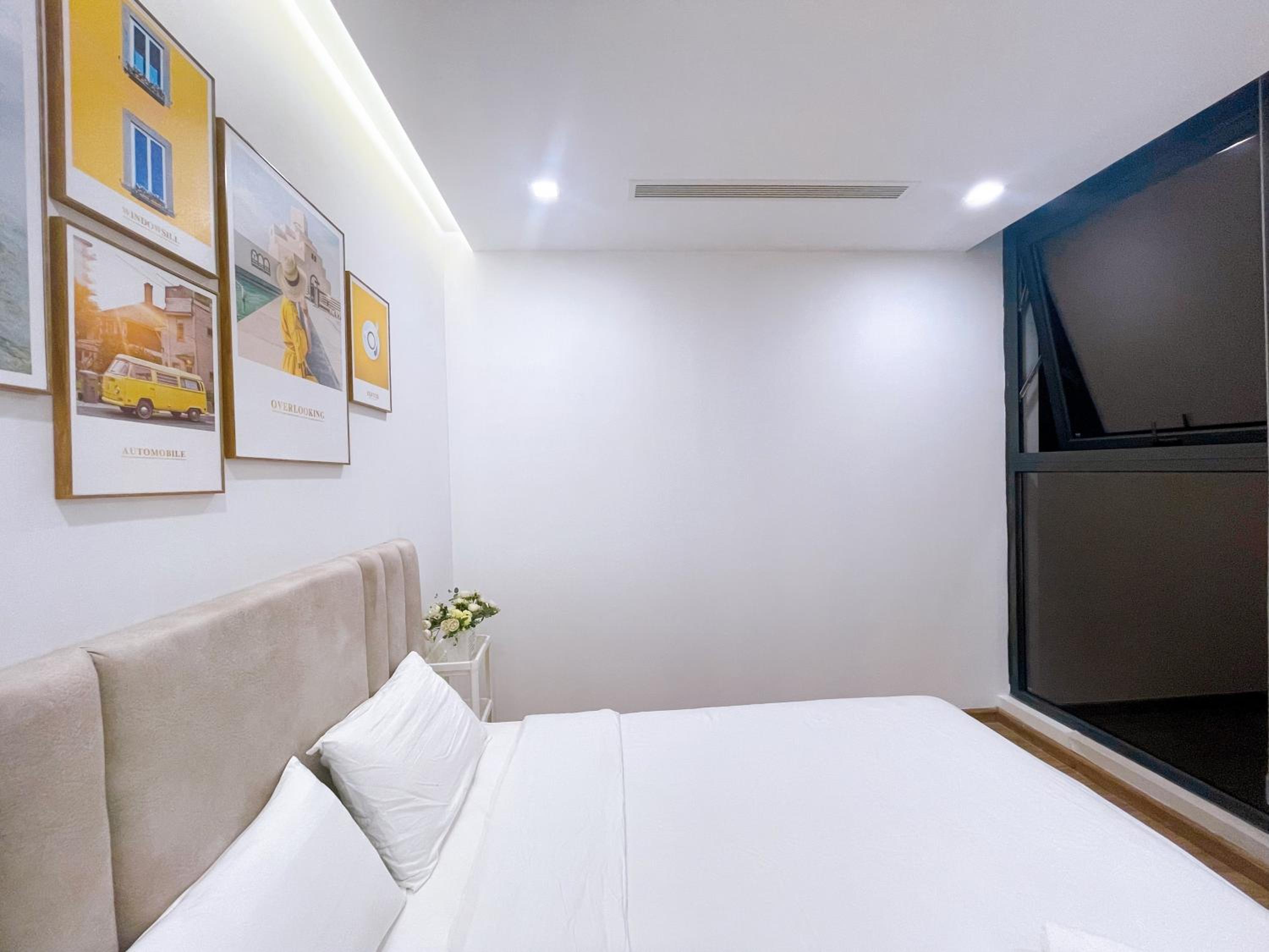 LUXURY APARTMENT VINHOME METROPOLIS next LOTTE Center,Japan Embassy