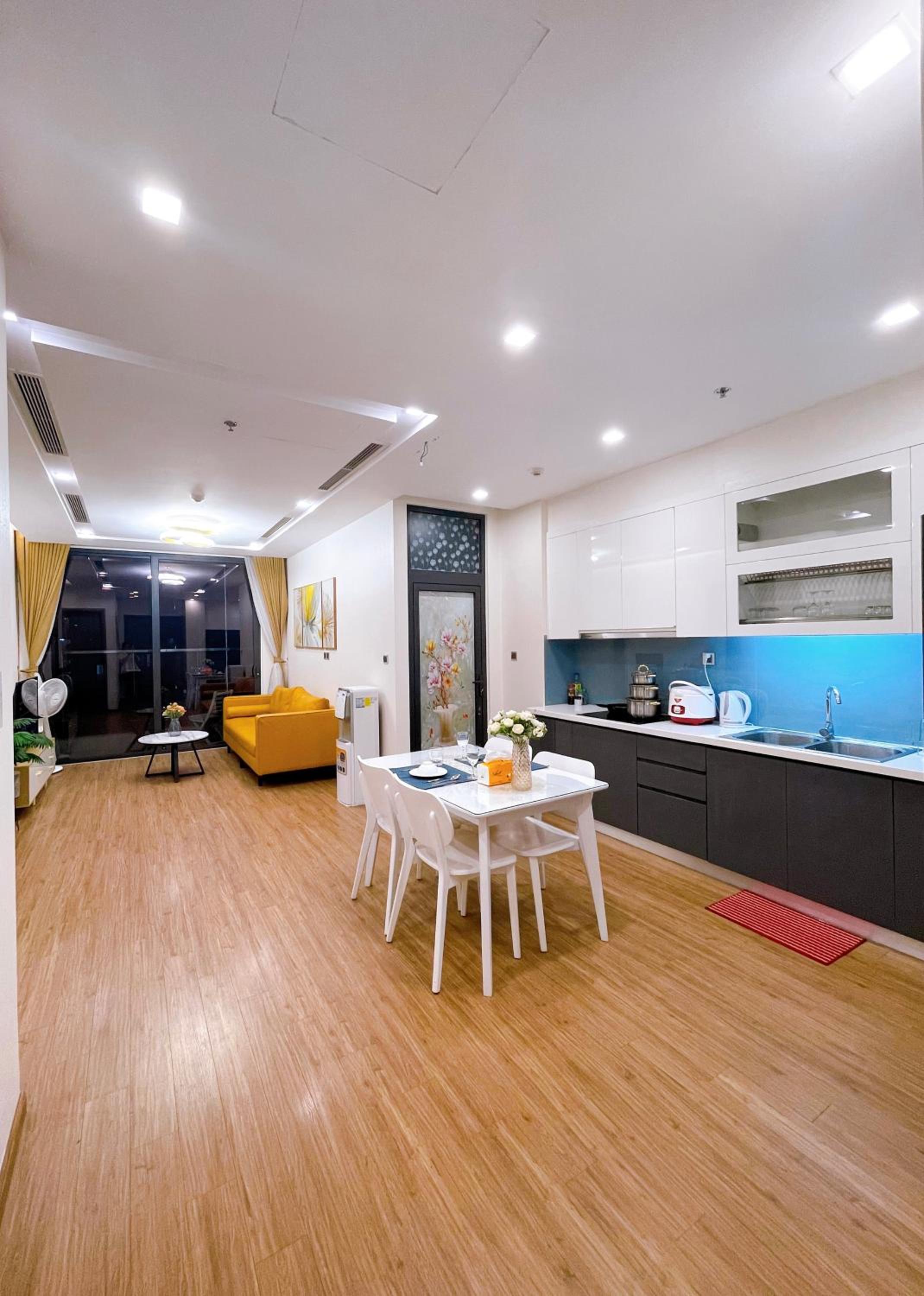 LUXURY APARTMENT VINHOME METROPOLIS next LOTTE Center,Japan Embassy