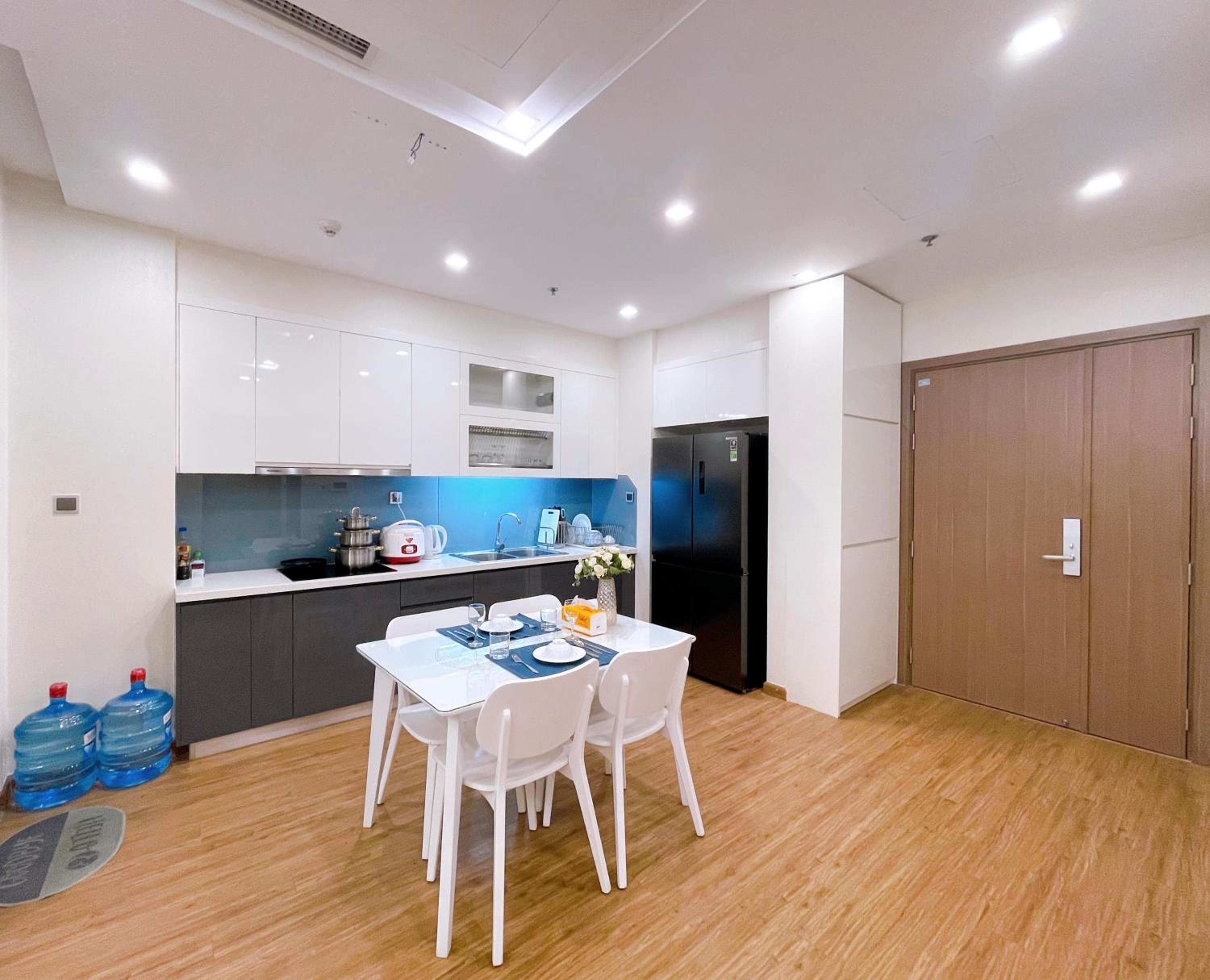 LUXURY APARTMENT VINHOME METROPOLIS next LOTTE Center,Japan Embassy