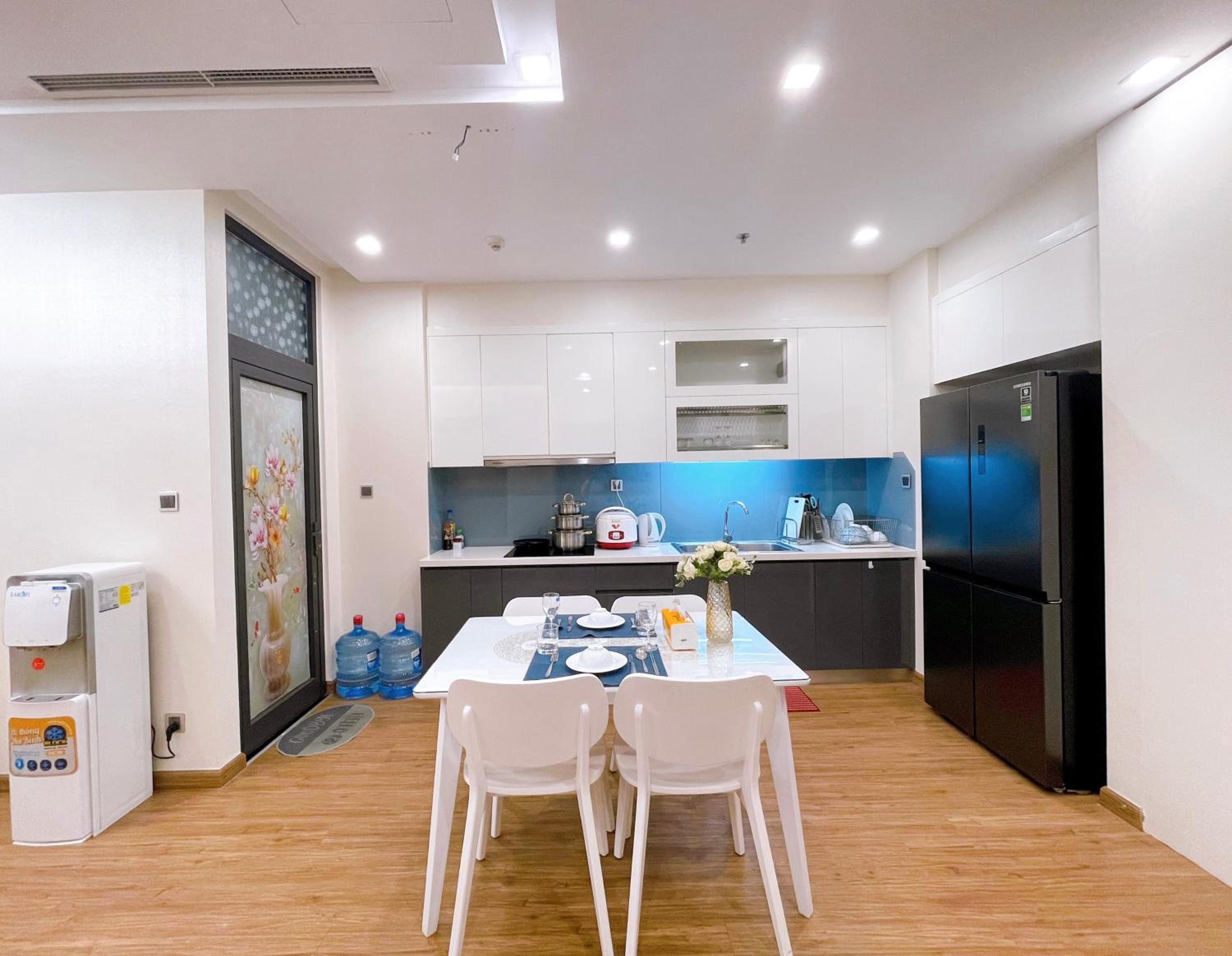 LUXURY APARTMENT VINHOME METROPOLIS next LOTTE Center,Japan Embassy