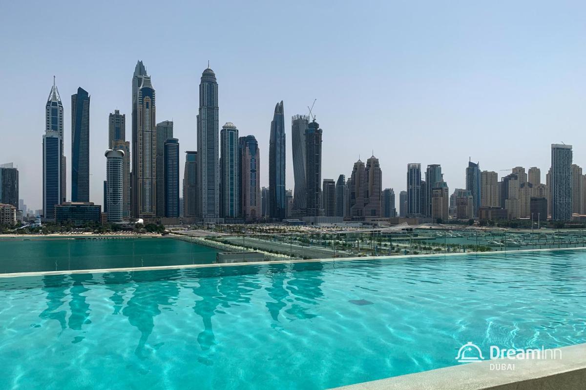 Dream Inn Apartments - Sunrise Bay Beach Front