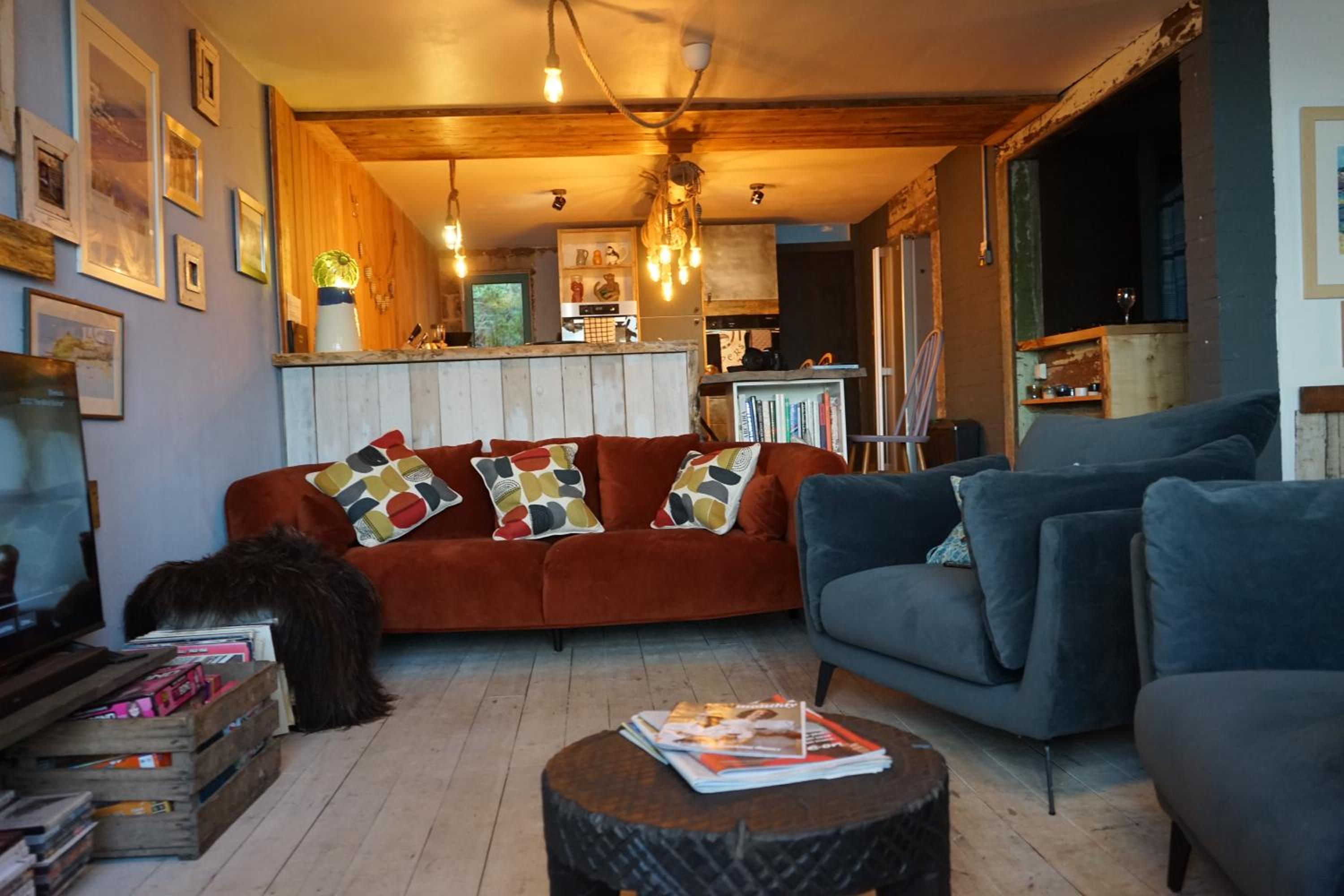 Beach house with sea views over Saundersfoot Bay view 3