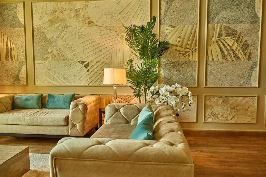 Magnificent 3BR with Full Burj Khalifa & Fountain view