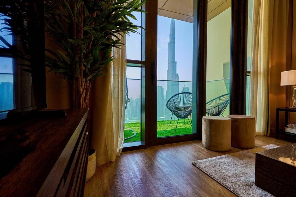 Magnificent 3BR with Full Burj Khalifa & Fountain view