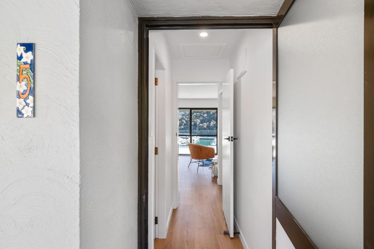 Peaceful Escape - Picton Holiday Apartment view 4