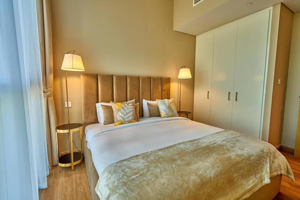 Magnificent 3BR with Full Burj Khalifa & Fountain view