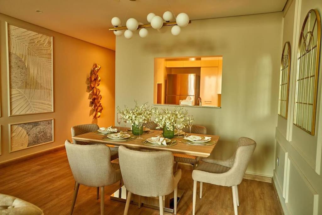 Magnificent 3BR with Full Burj Khalifa & Fountain view