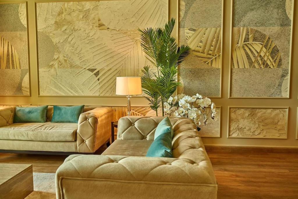 Magnificent 3BR with Full Burj Khalifa & Fountain view