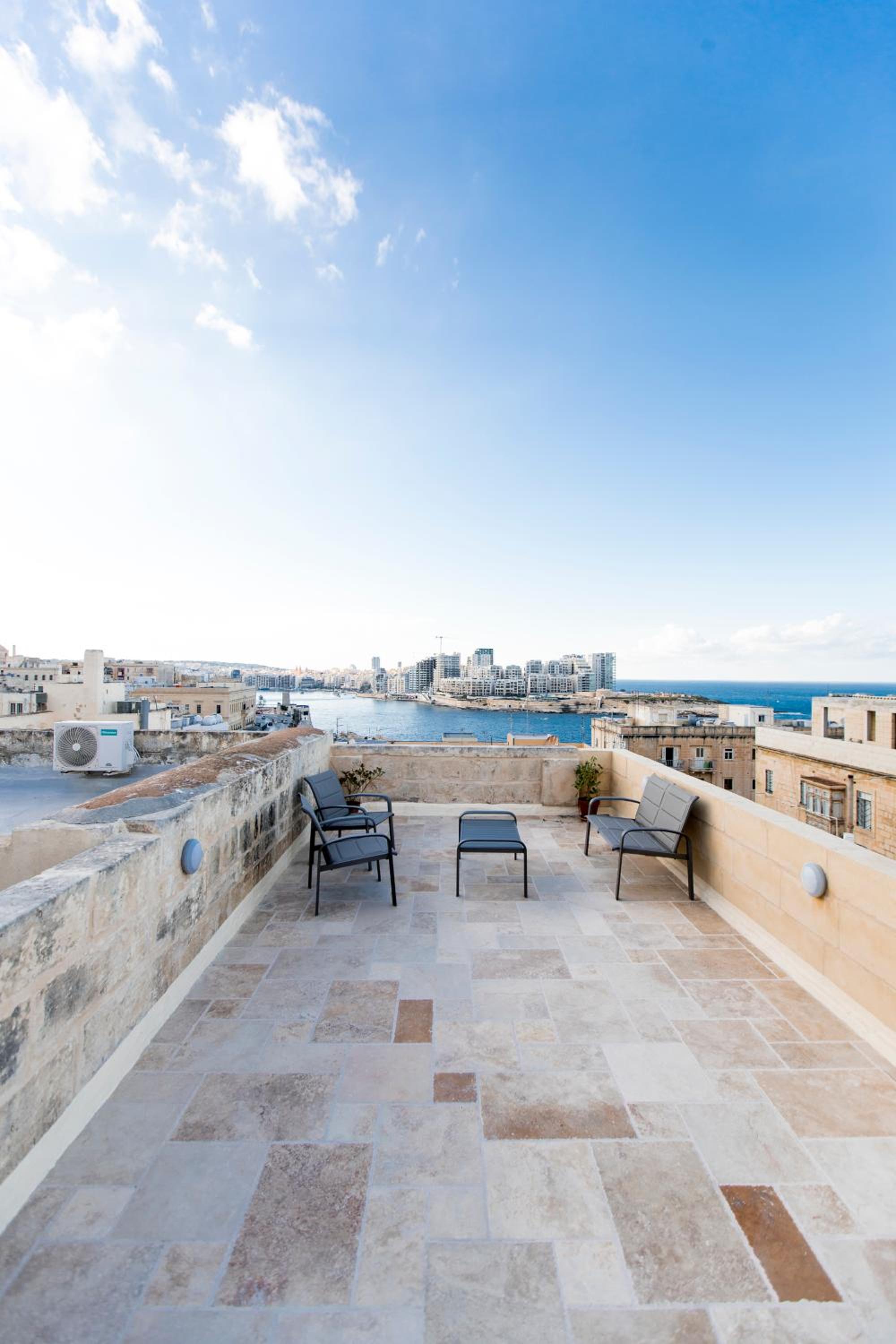 Valletta Collection - 101 Republic
