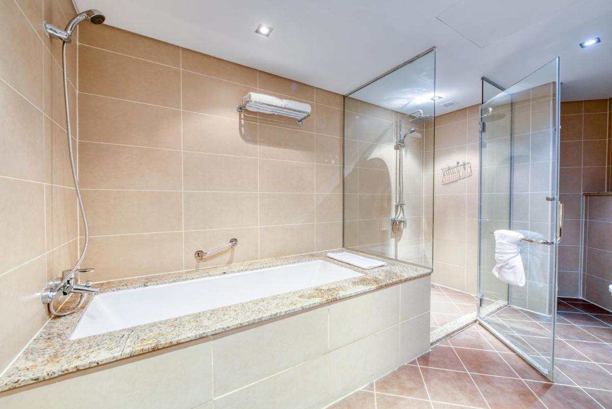 Stunning 2BR at Royal Amwaj Residences North Palm Jumeirah by Deluxe Holiday Homes